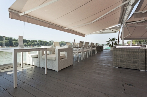 กันสาดพับเก็บได้-1